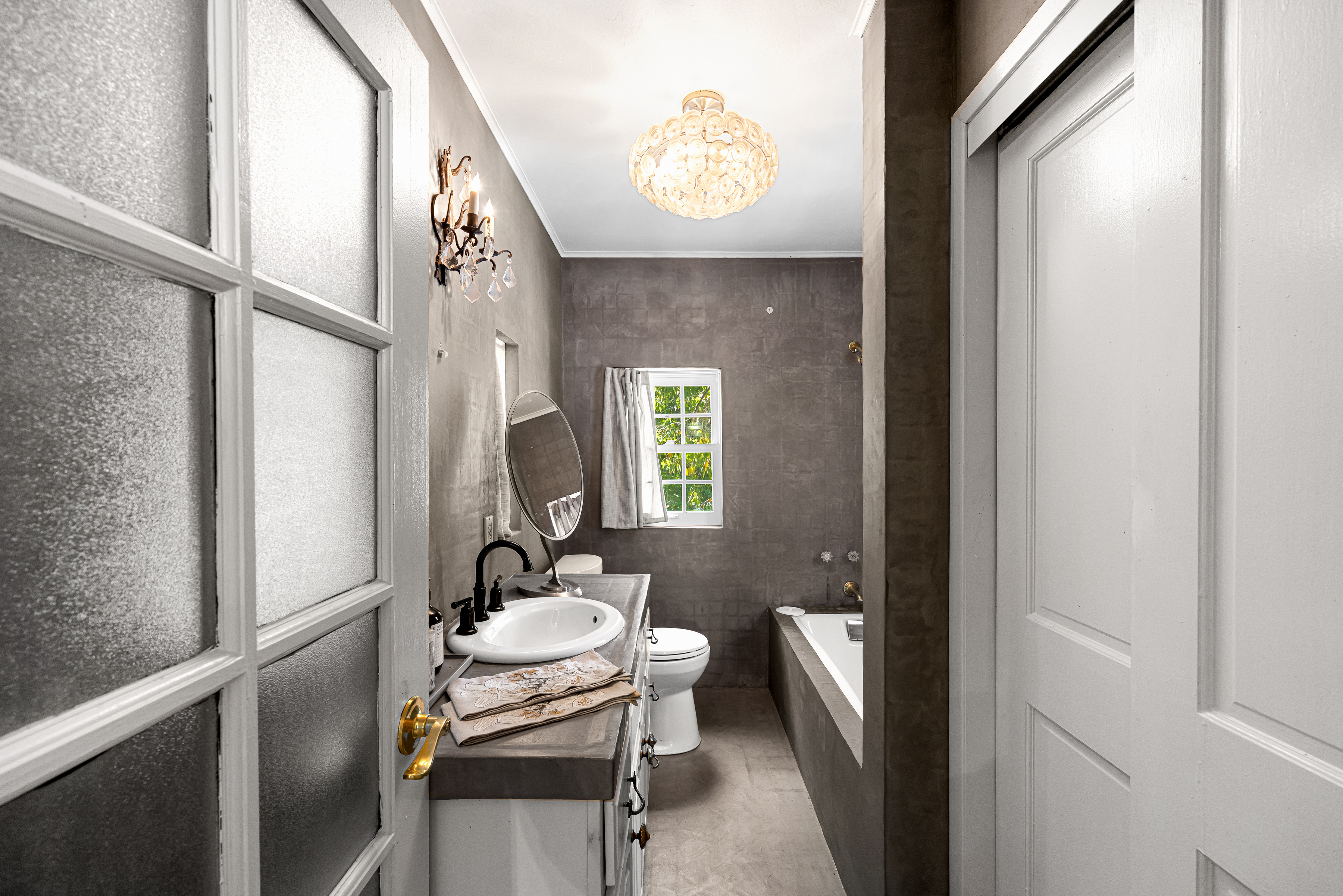  4650 Encino Avenue - 物件實景