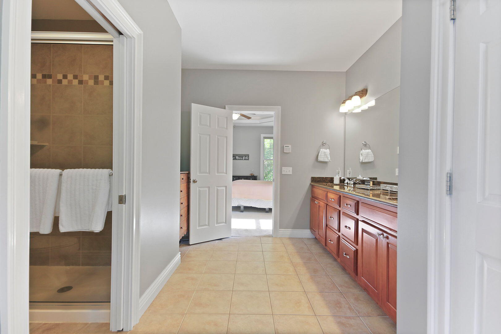 COLUMBIA, Missouri, 65203, United States, 5 Bedrooms Bedrooms, ,4 BathroomsBathrooms,Residential,For Sale,1983136