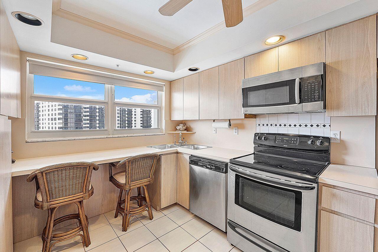 Highland Beach, Florida, 33487, United States, 2 Bedrooms Bedrooms, ,2 BathroomsBathrooms,Residential,For Sale,1892142