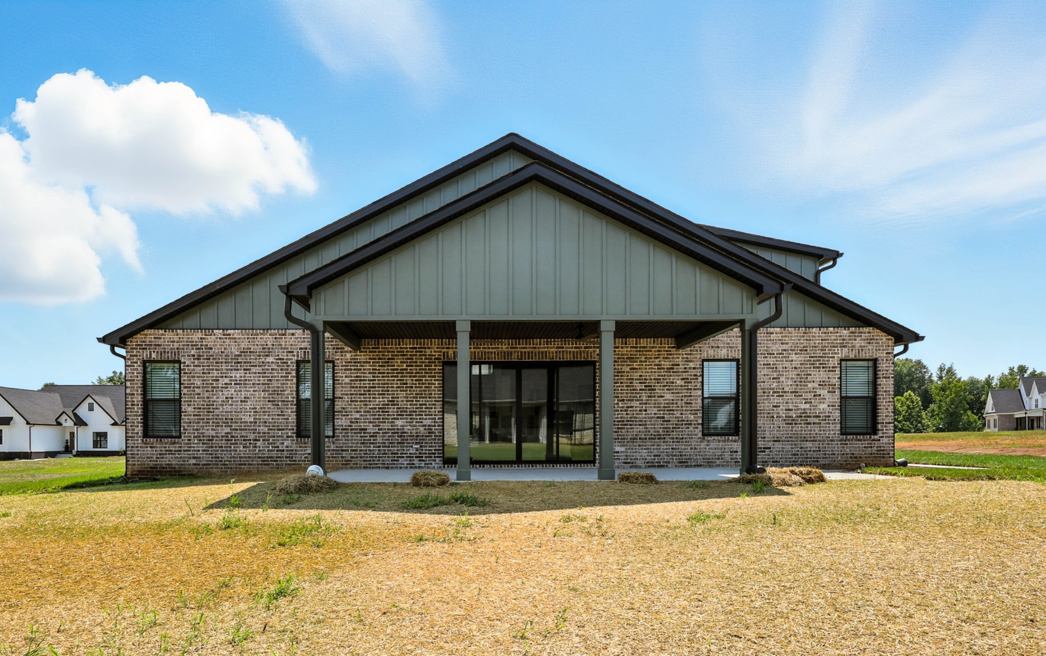 Clarksville, Tennessee, 37043, United States, 4 Bedrooms Bedrooms, ,3 BathroomsBathrooms,Residential,For Sale,1935705