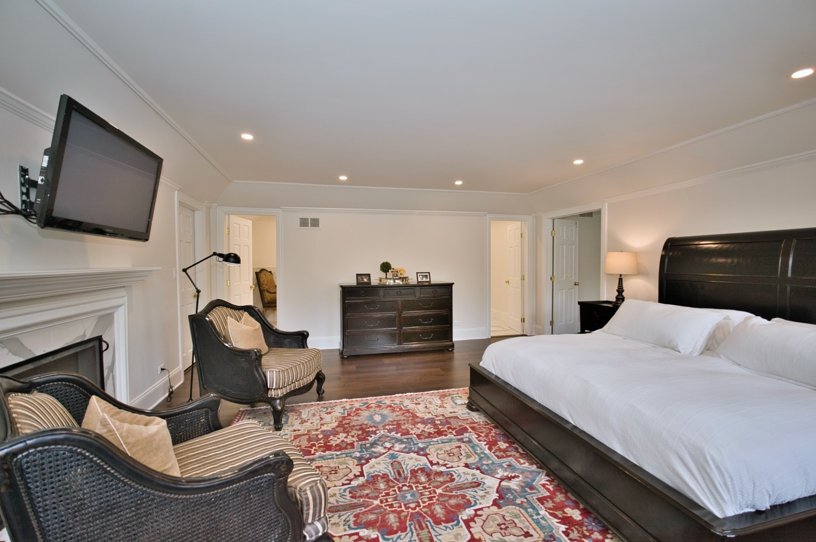 Lake Forest, Illinois, 60045, United States, 4 Bedrooms Bedrooms, ,5 BathroomsBathrooms,Residential,For Sale,1976497