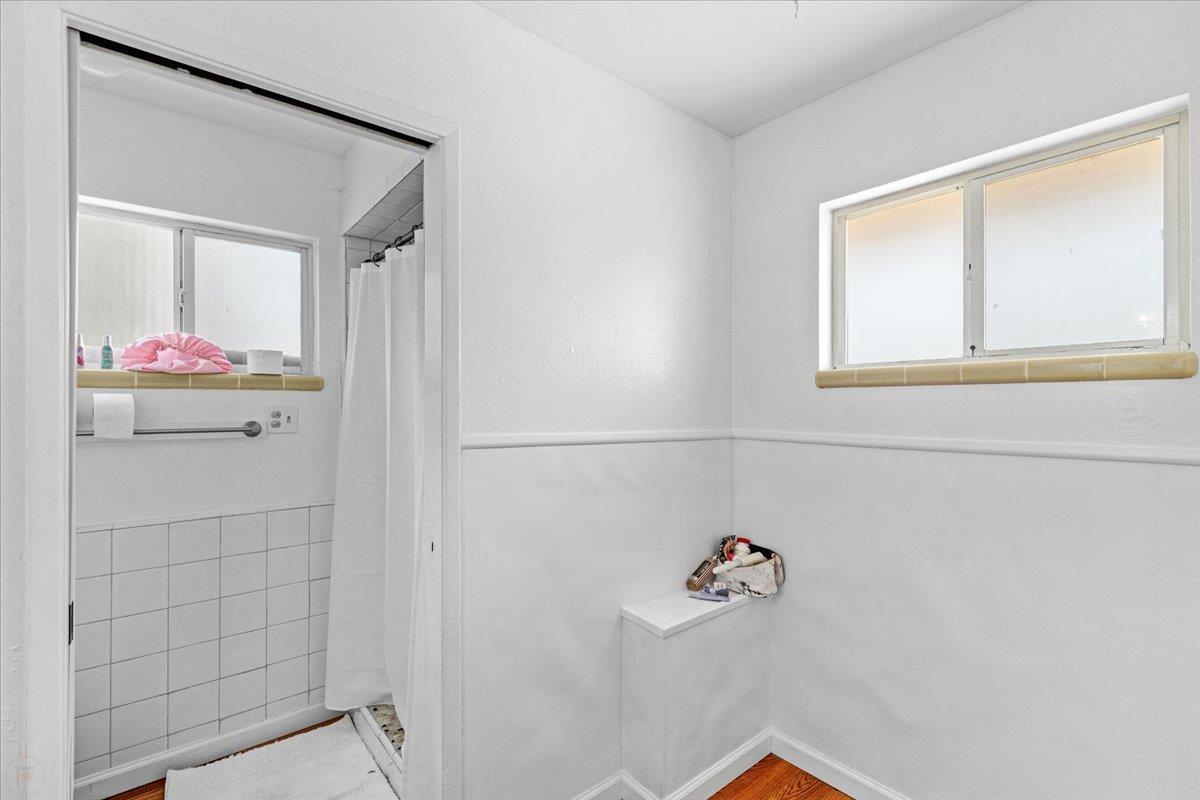 Escalon, California, 95320, United States, 6 Bedrooms Bedrooms, ,3 BathroomsBathrooms,Residential,For Sale,1977867