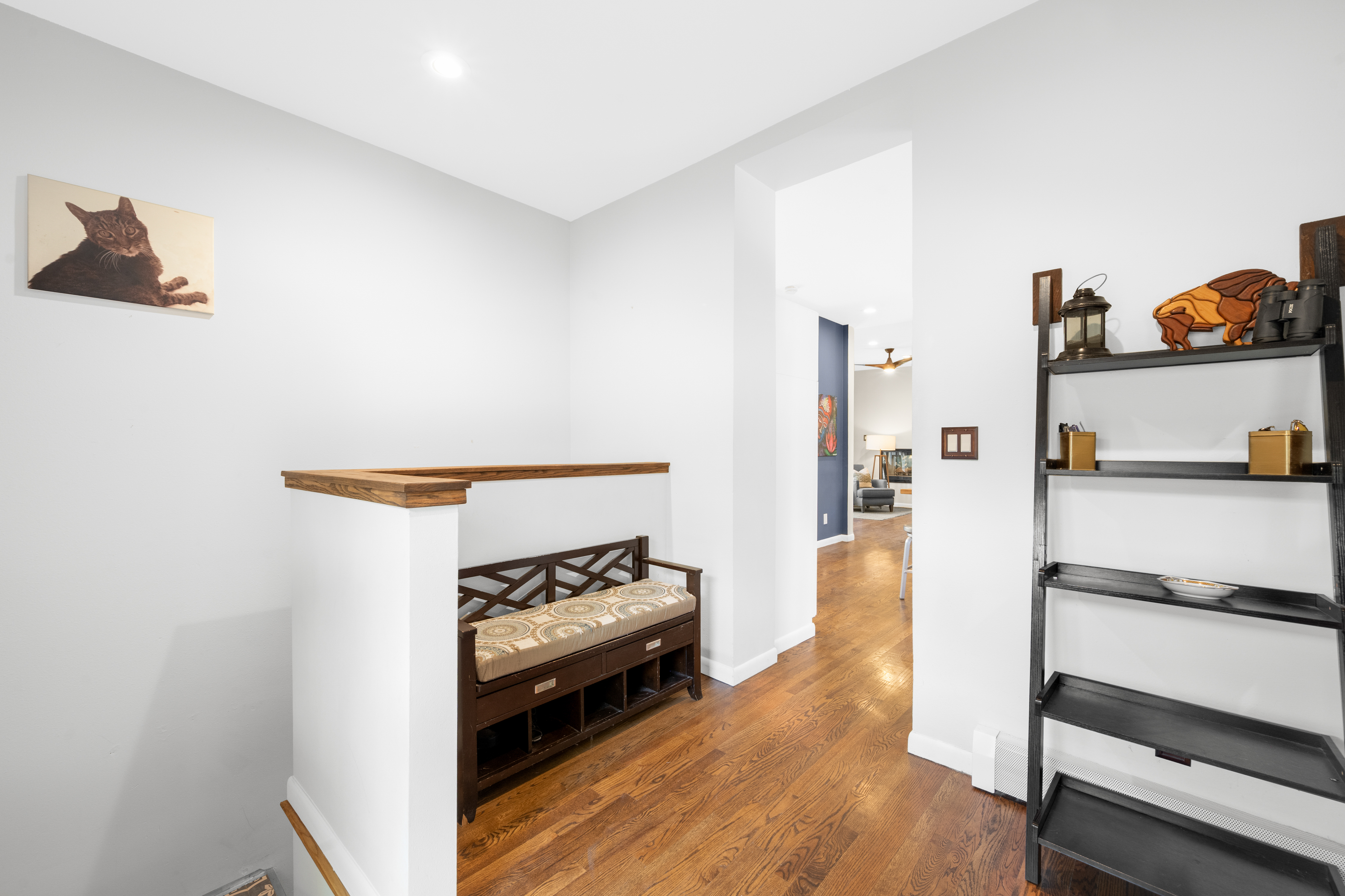  Outstanding Victorian-Style Home Just a Block From Broadway - 物件實景