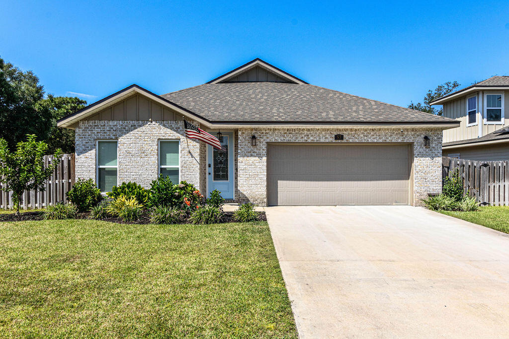 Shalimar, Florida, 32579, United States, 4 Bedrooms Bedrooms, ,3 BathroomsBathrooms,Residential,For Sale,1950099