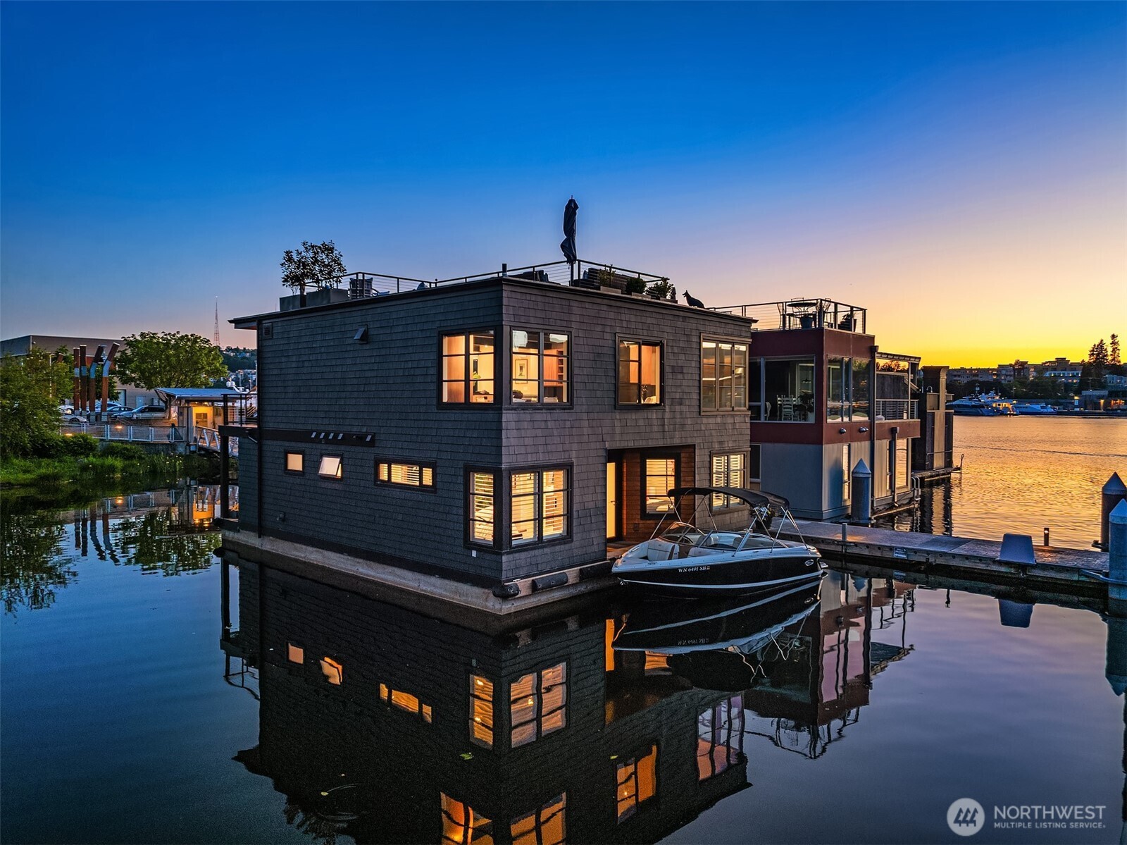 Seattle, Washington, 98102, United States, 3 Bedrooms Bedrooms, ,2 BathroomsBathrooms,Residential,For Sale,1804220