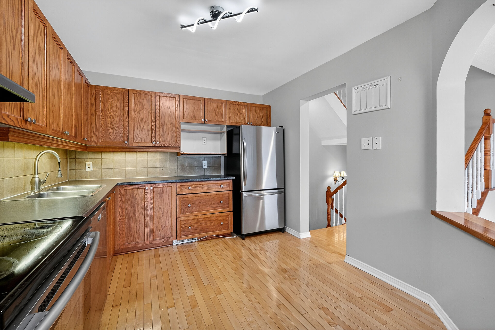 Ottawa, Ontario, K2W1E1, CA, 3 Bedrooms Bedrooms, ,3 BathroomsBathrooms,Residential,For Sale,1995671