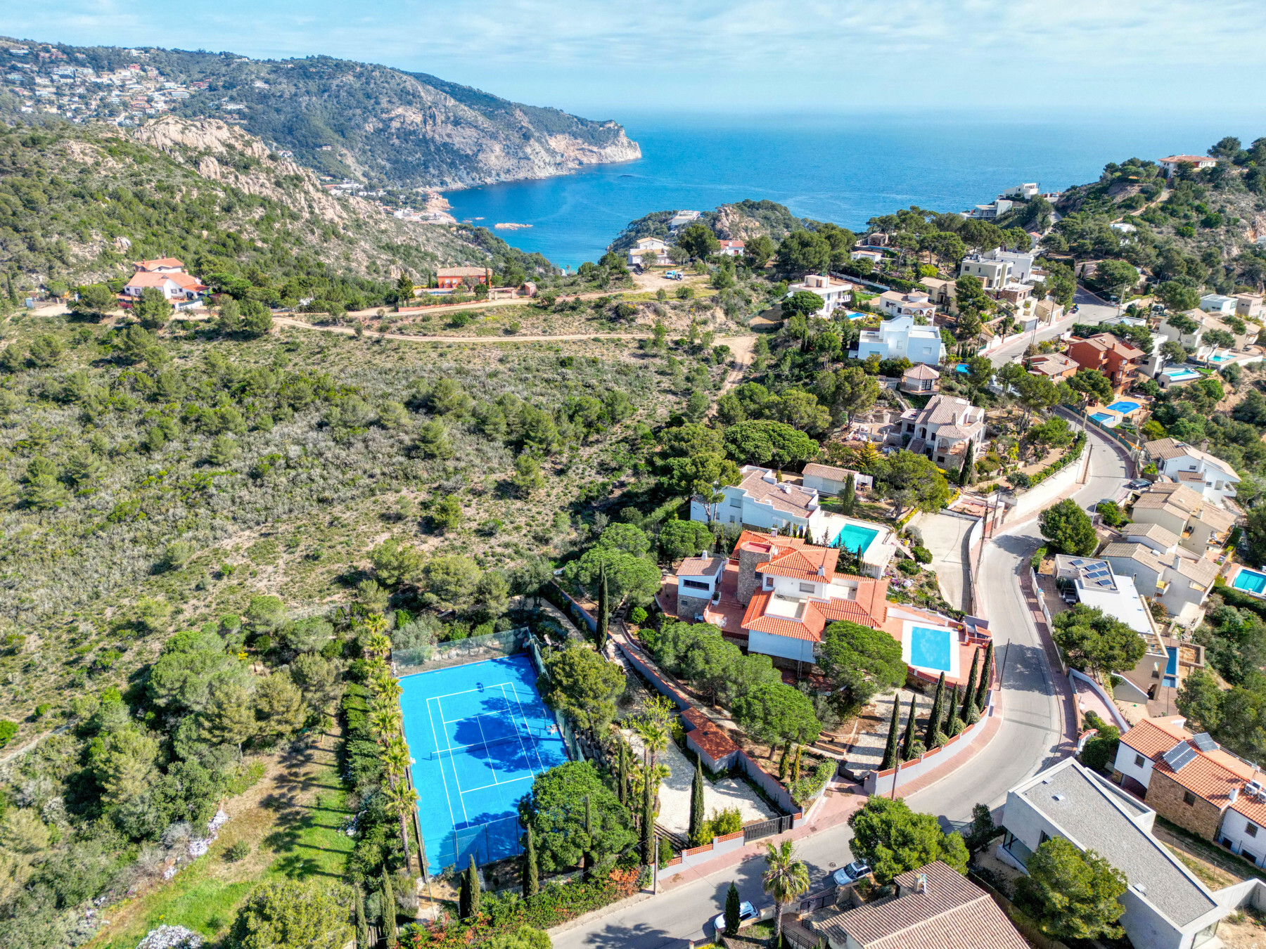  Property with charm and potential with sea and mountain views, Tamariu - 物件實景