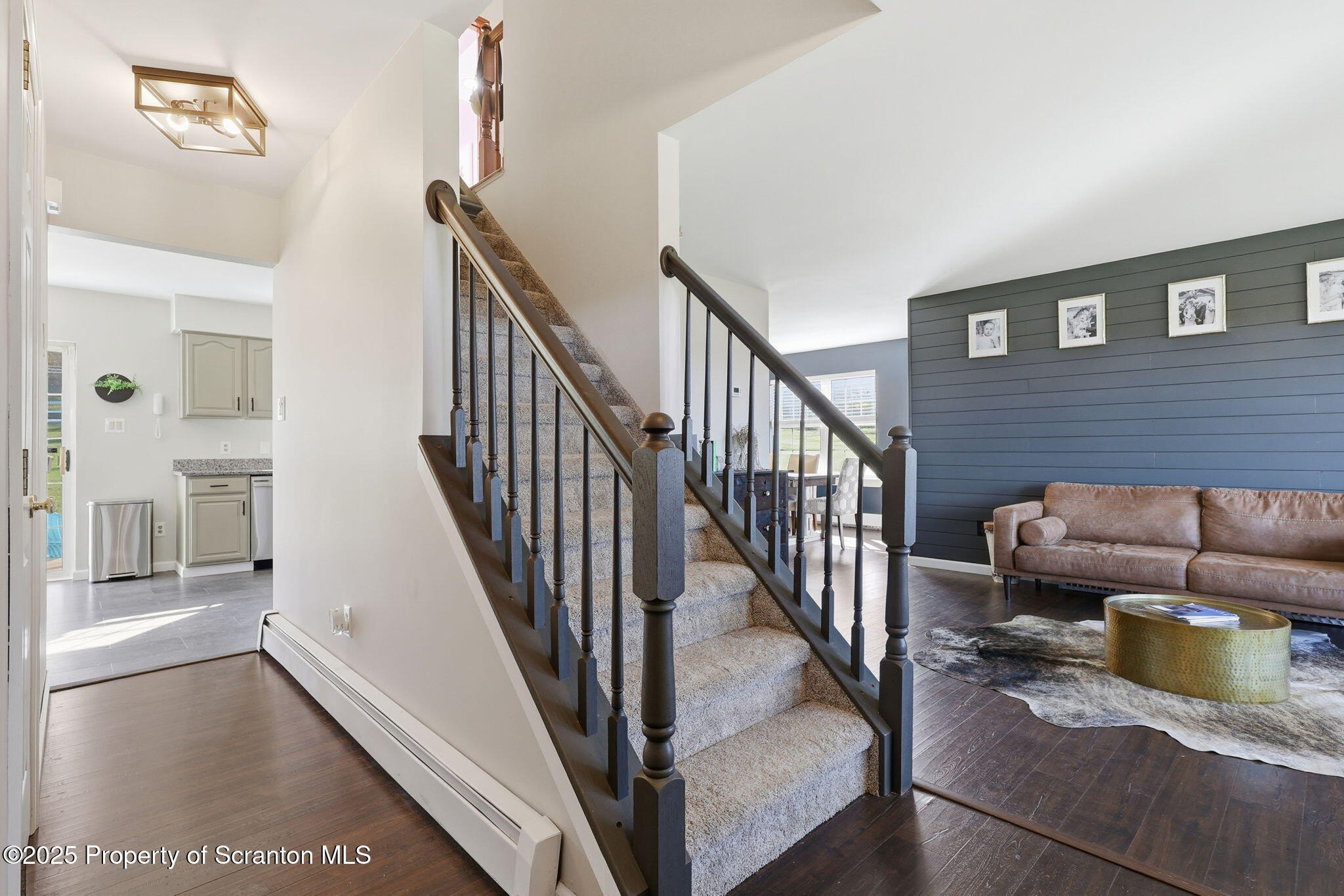 Clifford Twp, Pennsylvania, 18470, United States, 4 Bedrooms Bedrooms, ,3 BathroomsBathrooms,Residential,For Sale,1978908