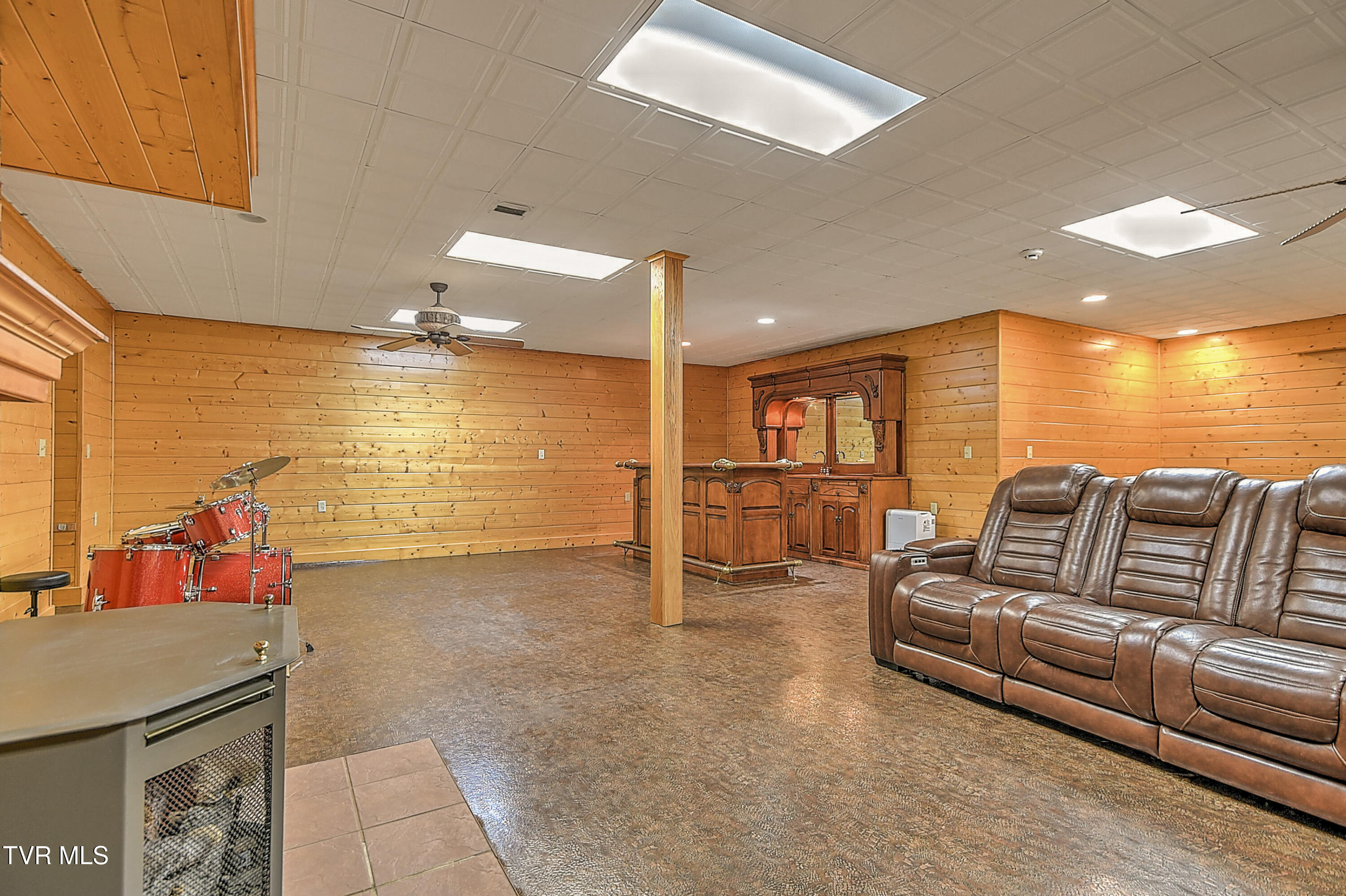 Jonesborough, Tennessee, 37659, United States, 6 Bedrooms Bedrooms, ,6 BathroomsBathrooms,Residential,For Sale,2011777