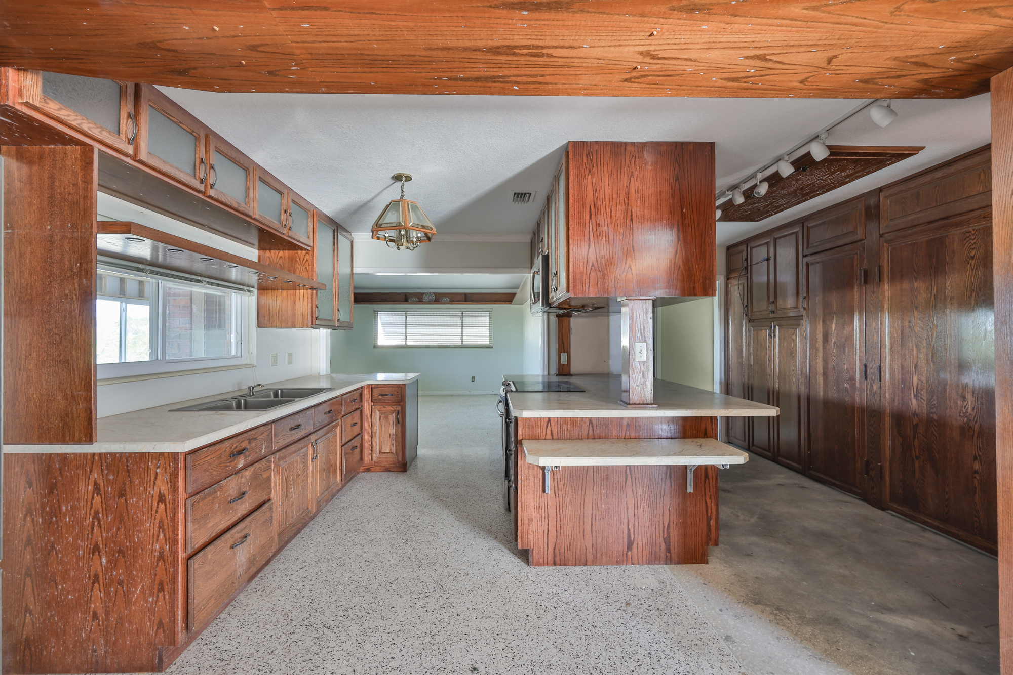 Ruskin, Florida, 33570, United States, 3 Bedrooms Bedrooms, ,2 BathroomsBathrooms,Residential,For Sale,2002551