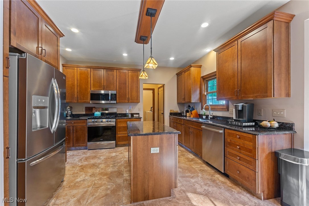 Poland, Ohio, 44514, United States, 4 Bedrooms Bedrooms, ,3 BathroomsBathrooms,Residential,For Sale,2009287