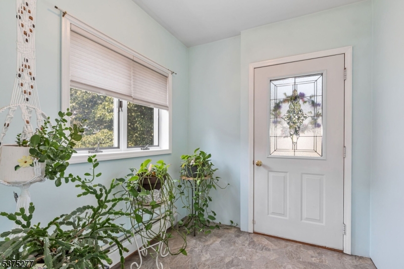 Garwood Boro, New Jersey, 07027, United States, 3 Bedrooms Bedrooms, ,2 BathroomsBathrooms,Residential,For Sale,1908282