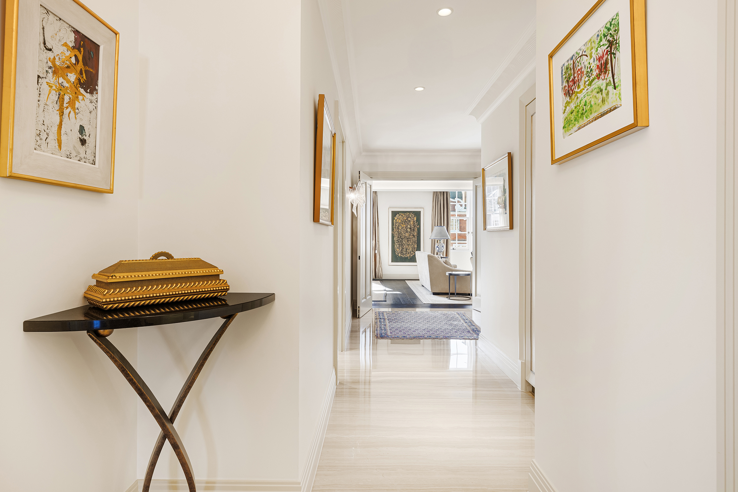  A Beautifully Refurbished Lateral Apartment with Balcony on Pont Street - 物件實景