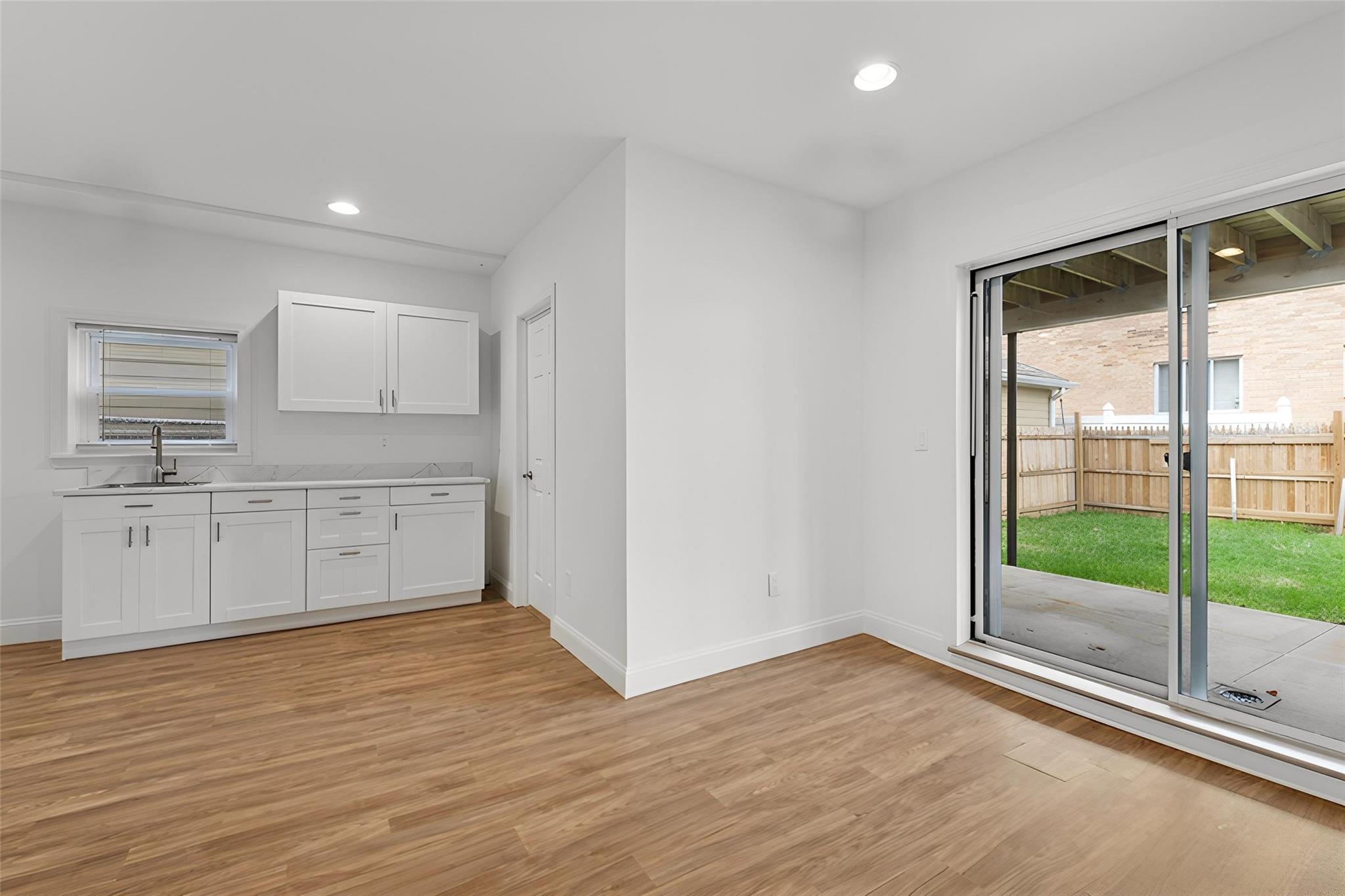 Bronx, New York, 10465, United States, 3 Bedrooms Bedrooms, ,2 BathroomsBathrooms,Residential,For Sale,1794216