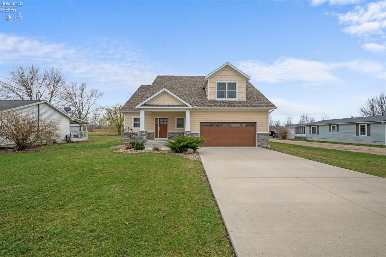 Marblehead, Ohio, 43440, United States, 4 Bedrooms Bedrooms, ,3 BathroomsBathrooms,Residential,For Sale,1921808