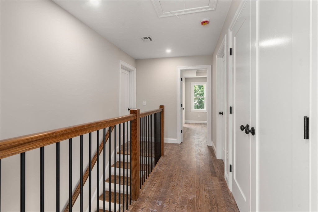 Worcester, Massachusetts, 01606, United States, 3 Bedrooms Bedrooms, ,3 BathroomsBathrooms,Residential,For Sale,1905878