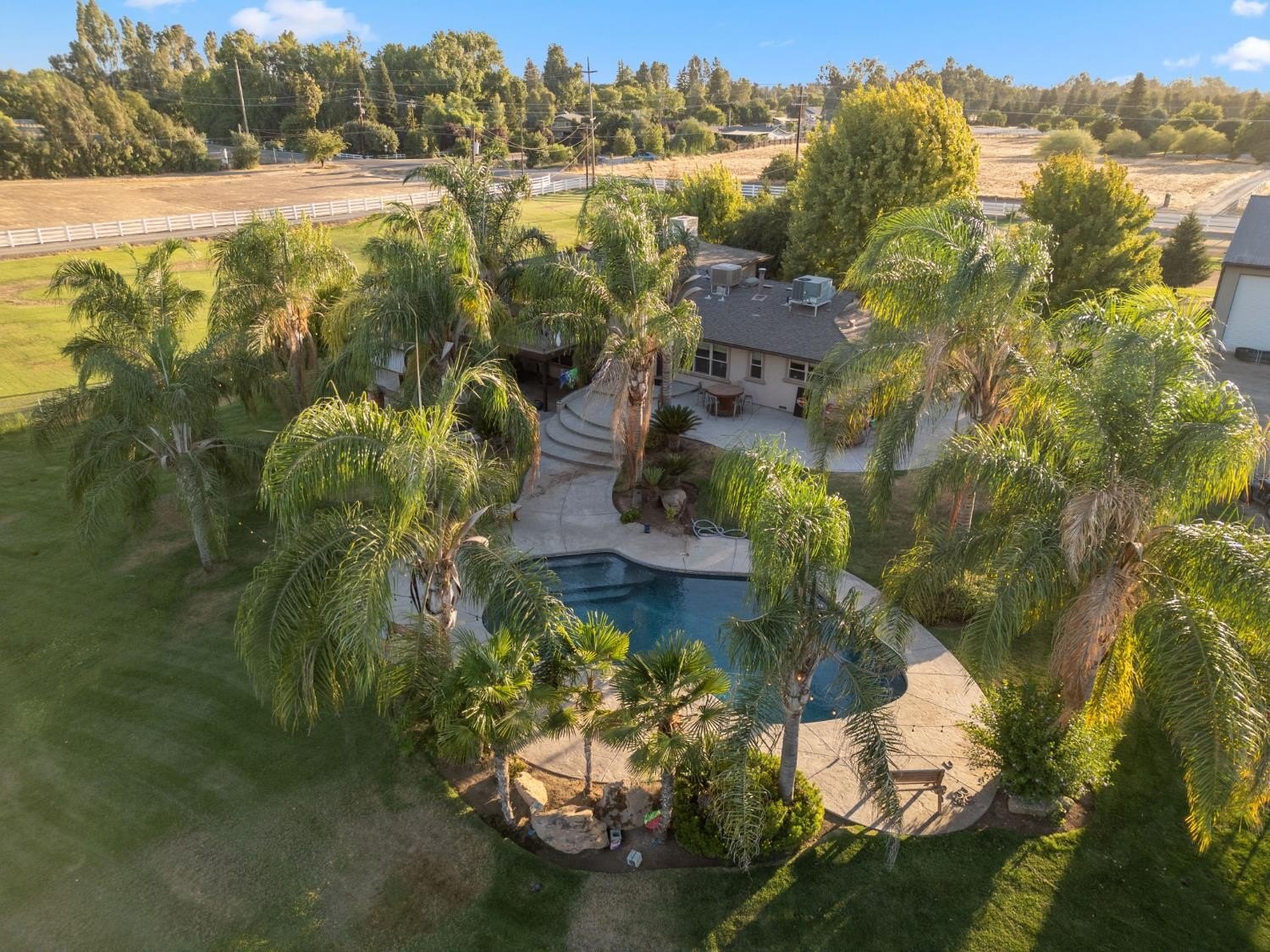 Clovis, California, 93619, United States, 4 Bedrooms Bedrooms, ,4 BathroomsBathrooms,Residential,For Sale,1924178