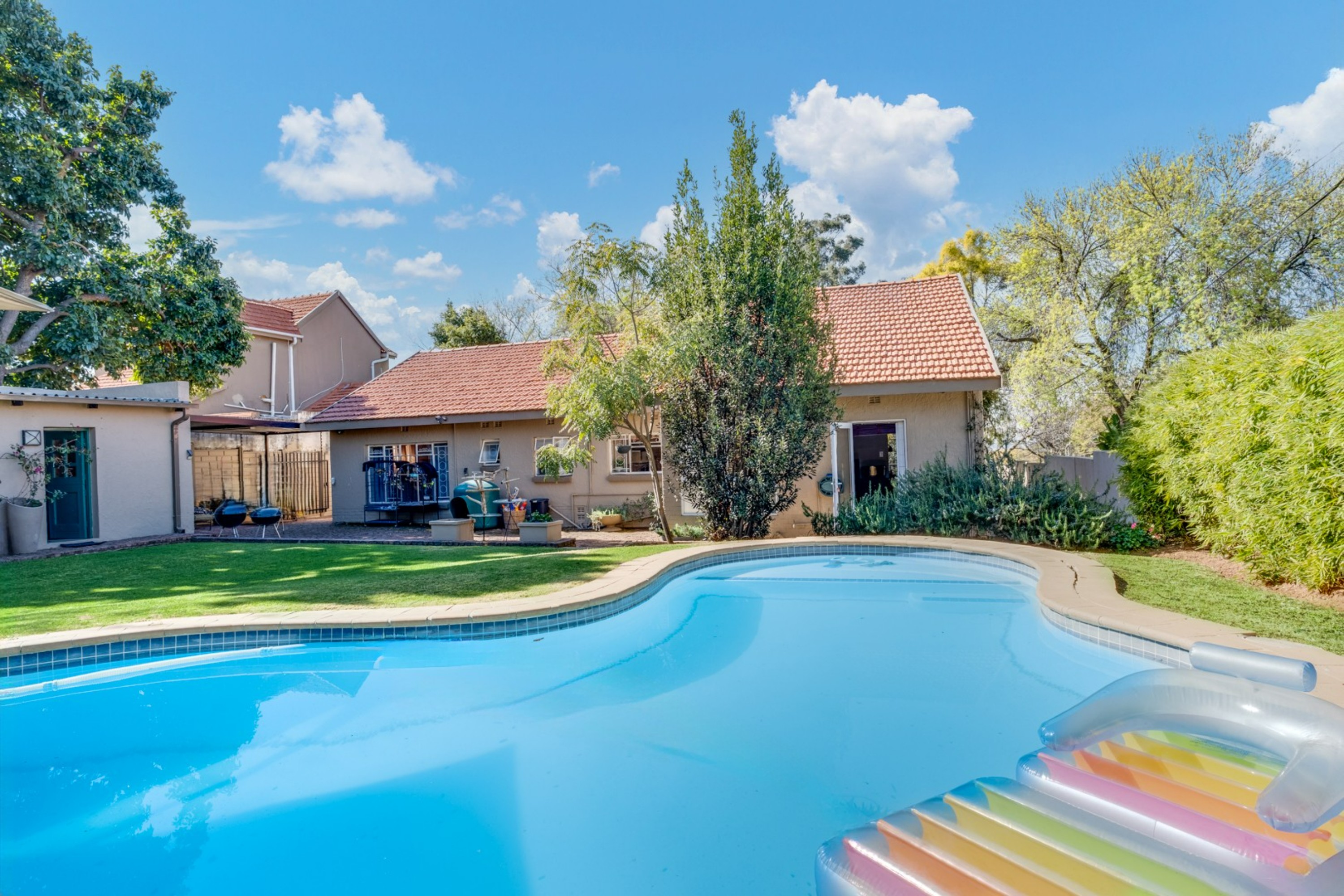  Fabulous Family Home with Charm, Character & Bonus Cottage - 物件實景