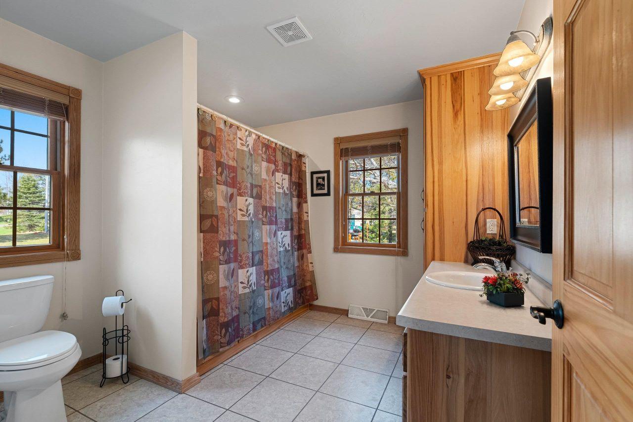 CRIVITZ, Wisconsin, 54129, United States, 4 Bedrooms Bedrooms, ,3 BathroomsBathrooms,Residential,For Sale,1792767