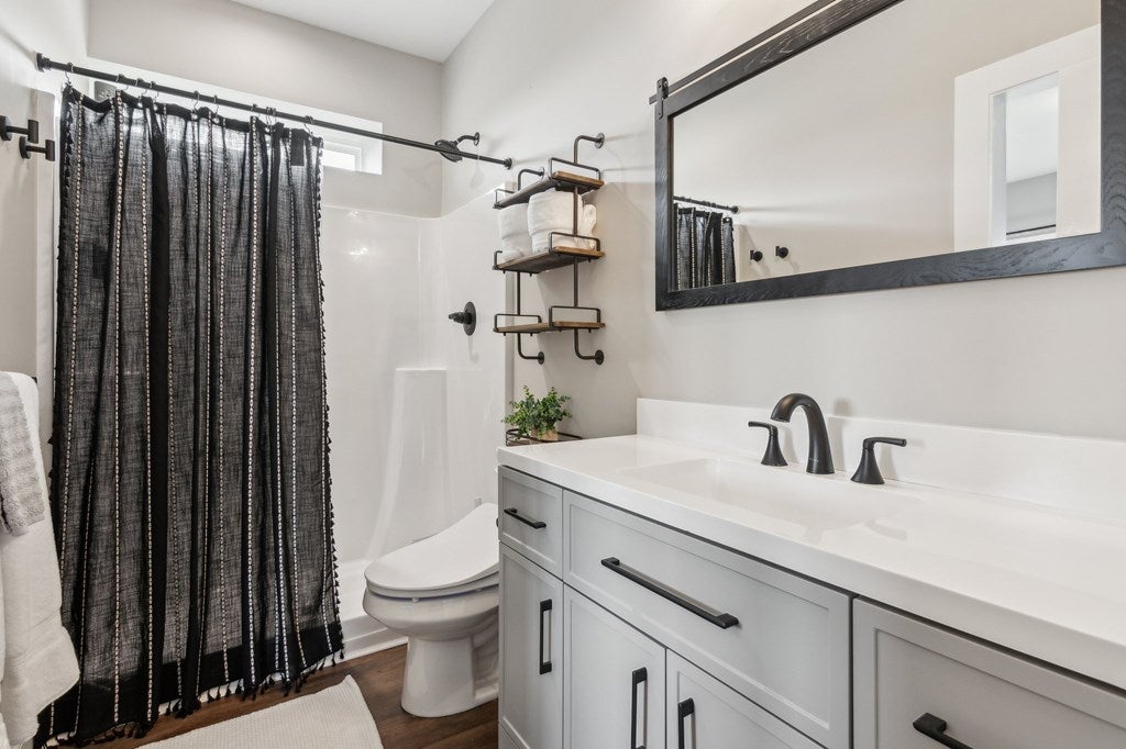 Ellijay, Georgia, 30540, United States, 3 Bedrooms Bedrooms, ,3 BathroomsBathrooms,Residential,For Sale,1859114