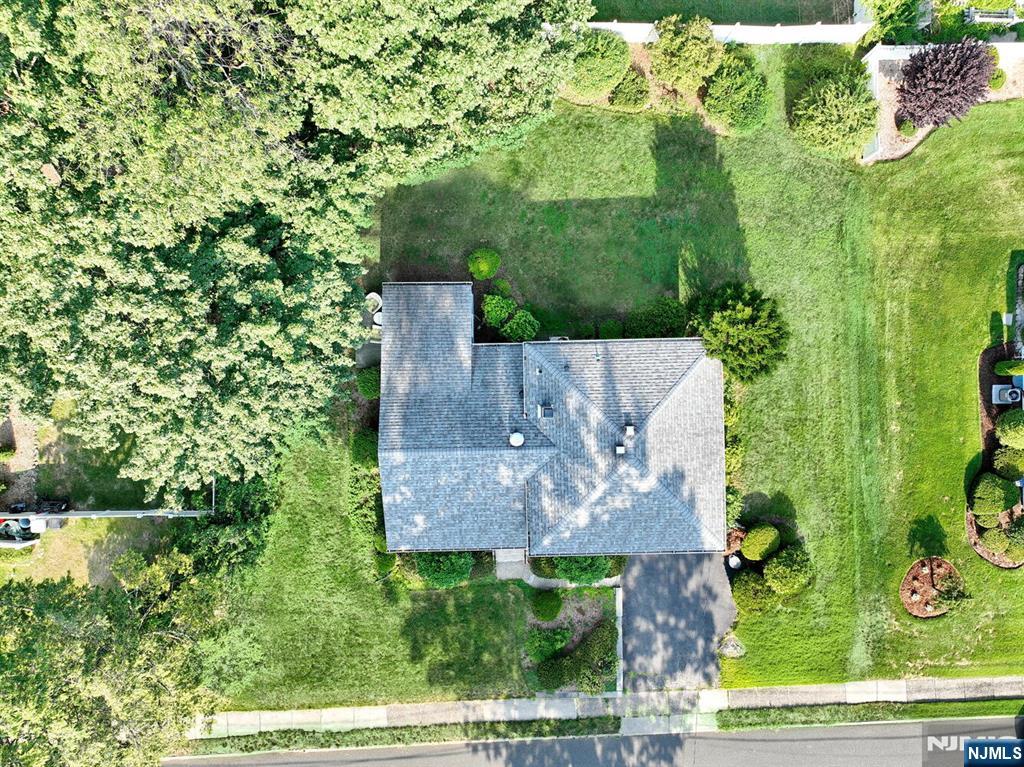 Waldwick, New Jersey, 07463, United States, 3 Bedrooms Bedrooms, ,2 BathroomsBathrooms,Residential,For Sale,1918312