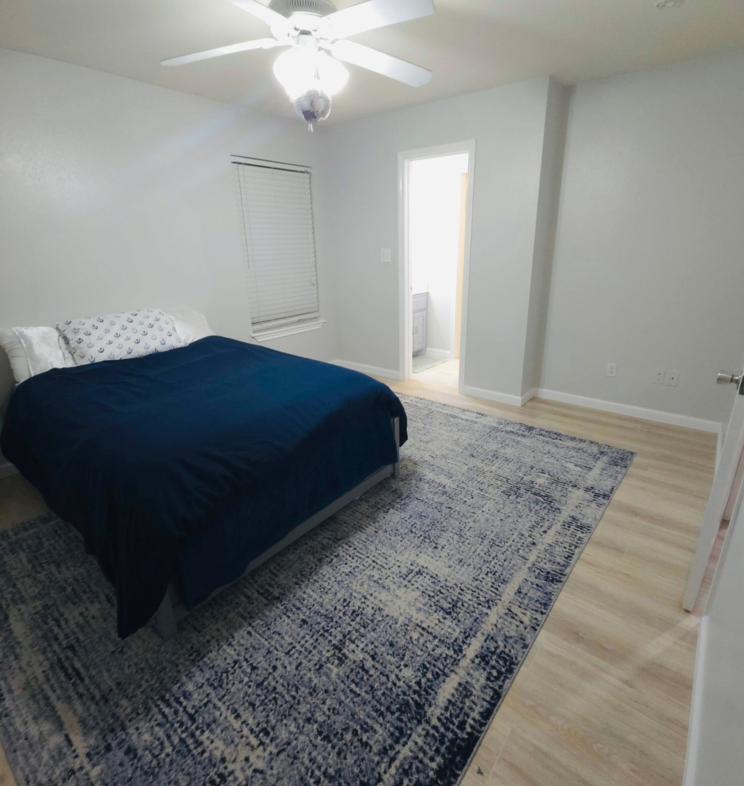 Talty, Texas, 75160, United States, 6 Bedrooms Bedrooms, ,4 BathroomsBathrooms,Residential,For Sale,1970411