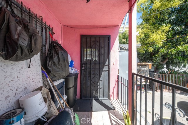 Los Angeles, California, 90044, United States, 2 Bedrooms Bedrooms, ,Residential,For Sale,1869360