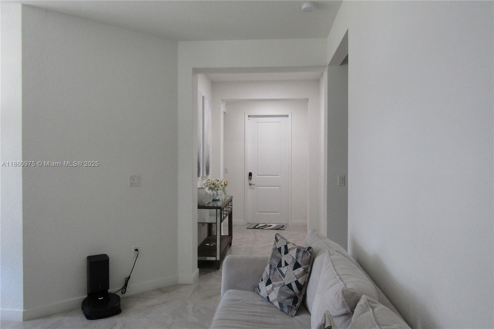 Miami, Florida, 33157, United States, 4 Bedrooms Bedrooms, ,3 BathroomsBathrooms,Residential,For Sale,1939963