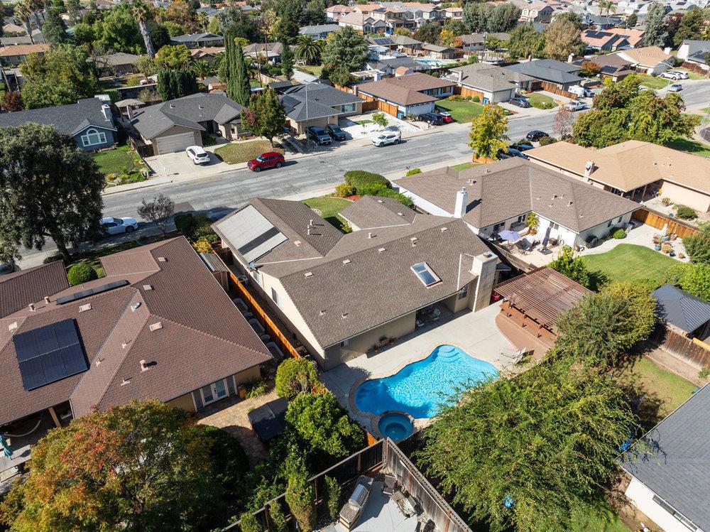 Hollister, California, 95023, United States, 4 Bedrooms Bedrooms, ,2 BathroomsBathrooms,Residential,For Sale,1990485