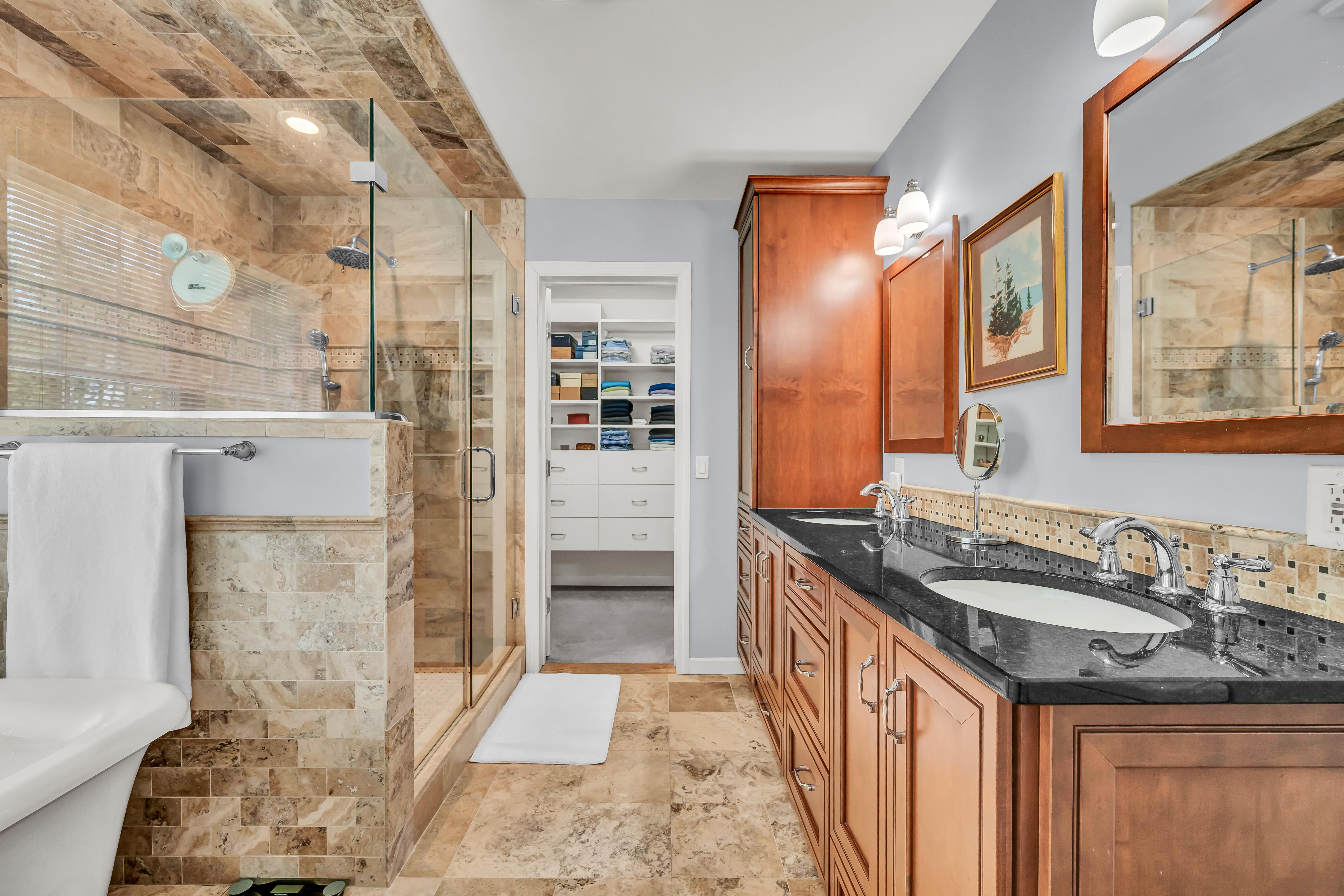  Beautiful Maintained Colonial - 物件實景