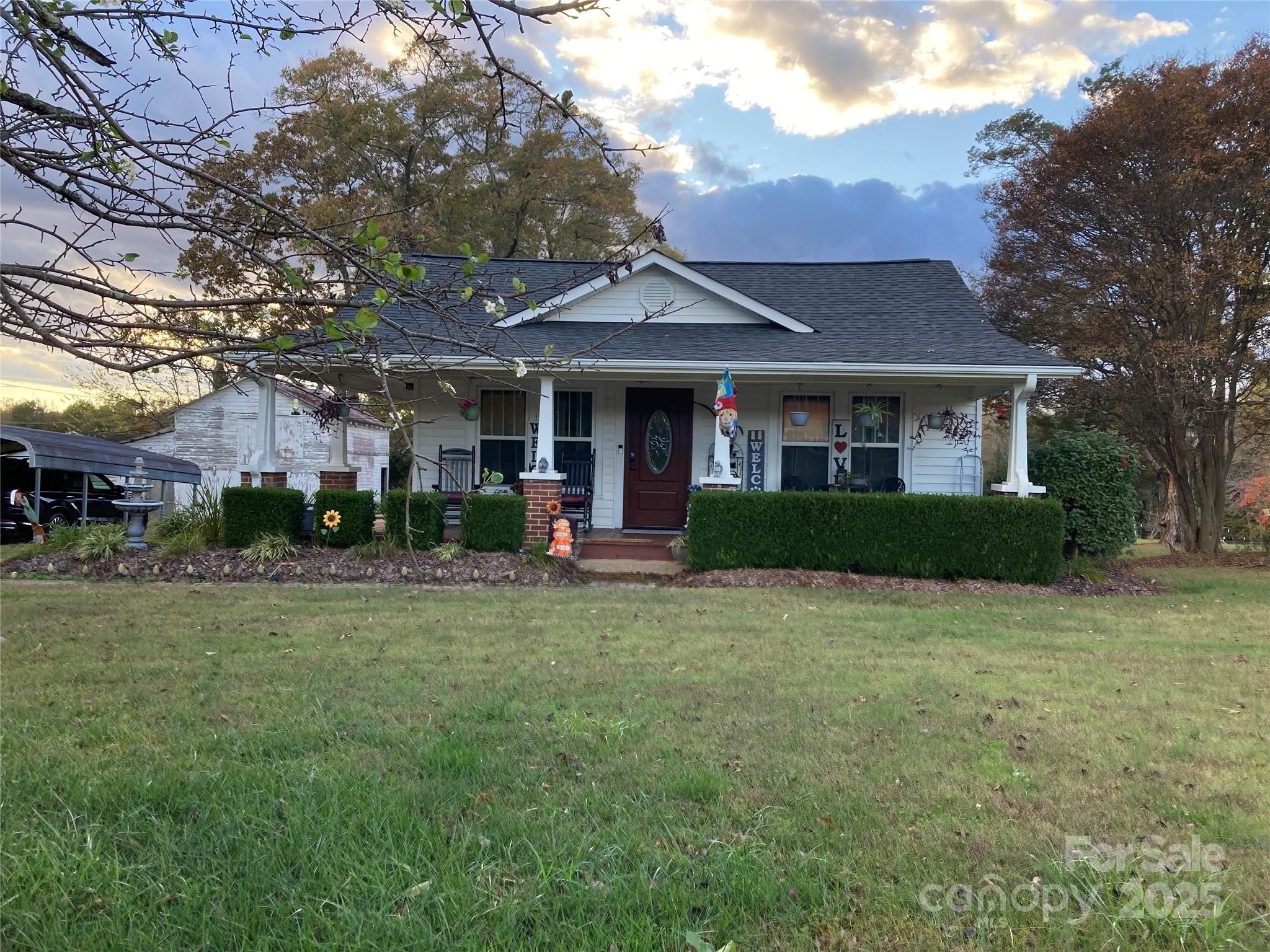 China Grove, North Carolina, 28023, United States, 2 Bedrooms Bedrooms, ,1 BathroomBathrooms,Residential,For Sale,1986139