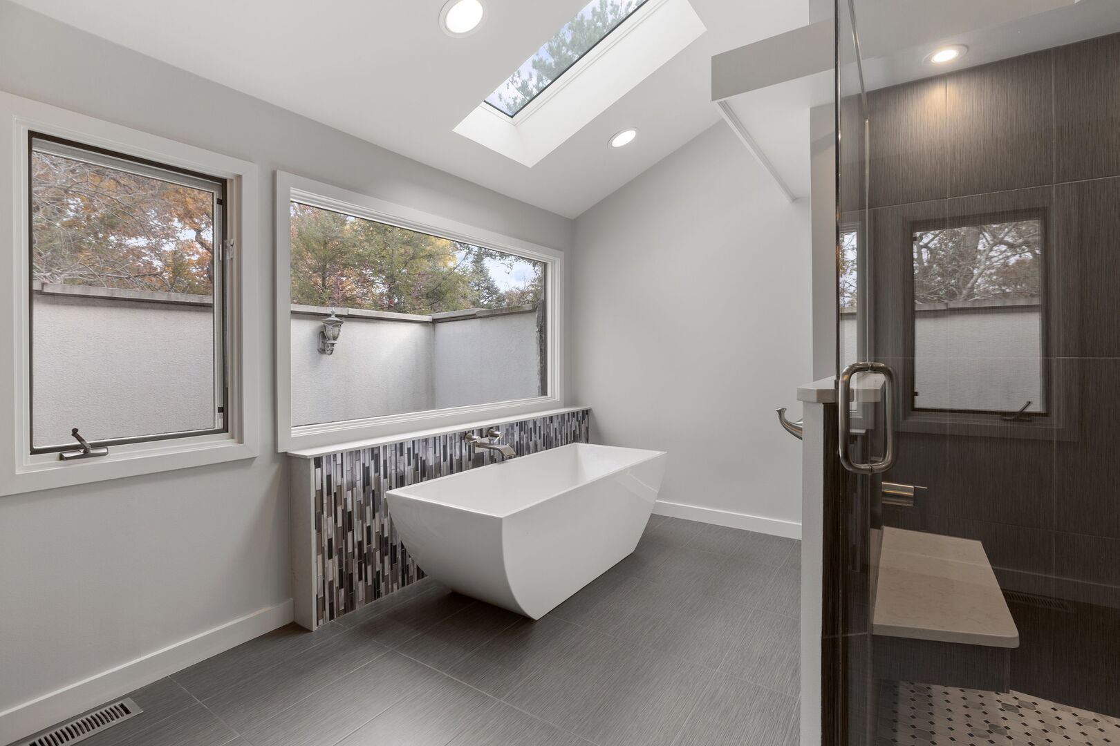 Barrington Hills, Illinois, 60010, United States, 4 Bedrooms Bedrooms, ,6 BathroomsBathrooms,Residential,For Sale,1989014