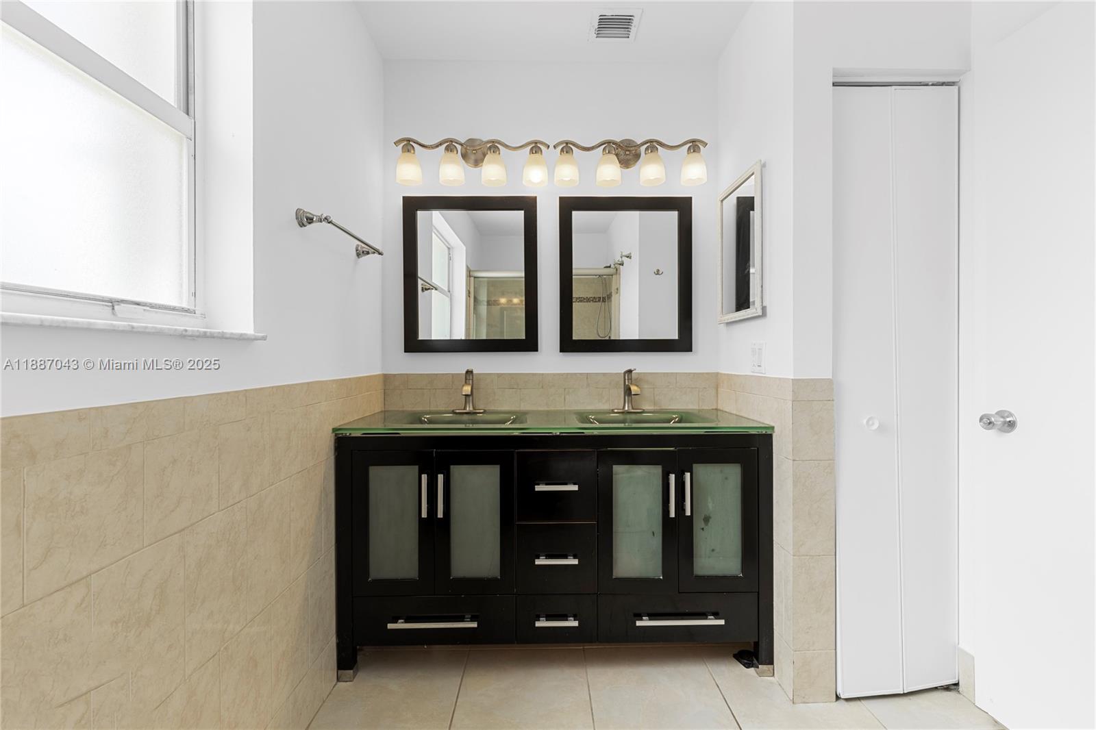 Pembroke Pines, Florida, 33028, United States, 3 Bedrooms Bedrooms, ,3 BathroomsBathrooms,Residential,For Sale,1958356