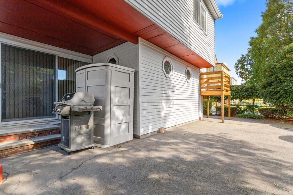 Everett, Massachusetts, 02149, United States, 3 Bedrooms Bedrooms, ,2 BathroomsBathrooms,Residential,For Sale,1937012
