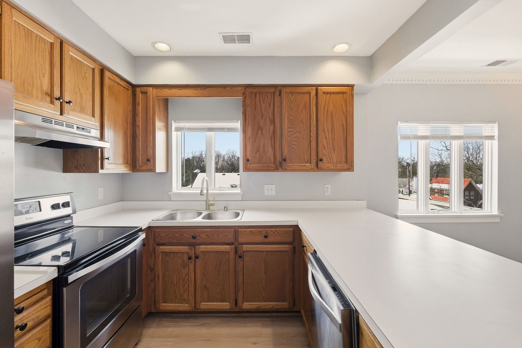  2126 Village Drive, Louisville, KY 40205 - 物件實景