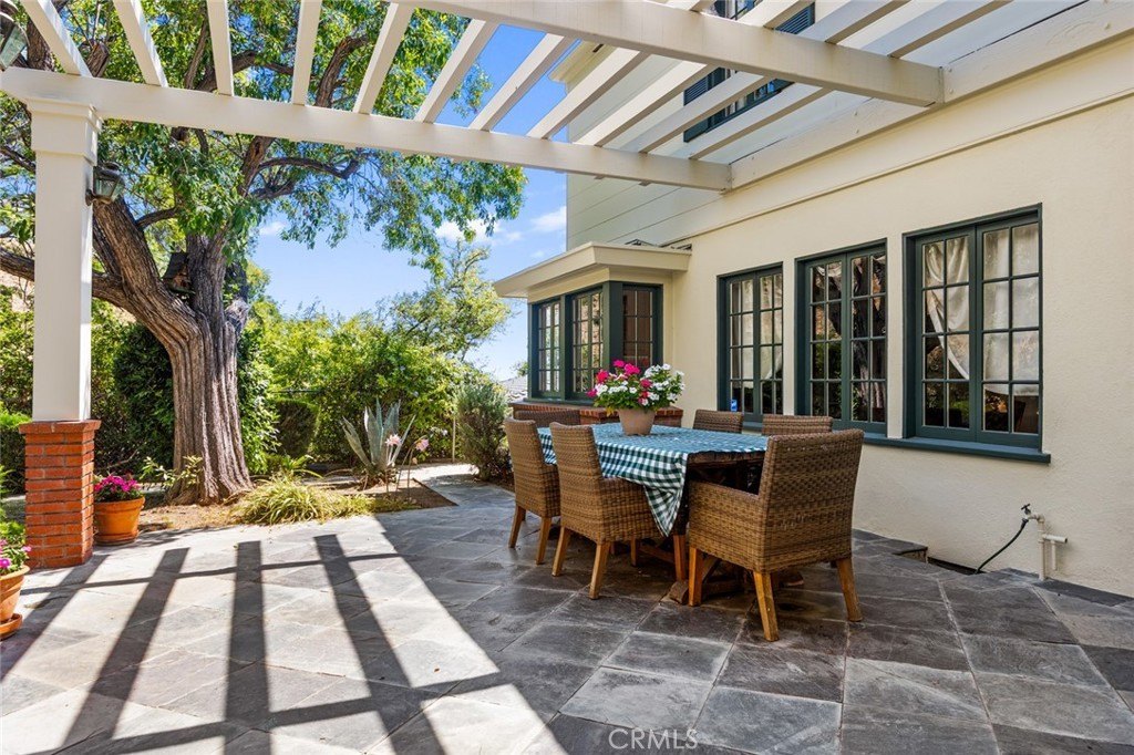Glendale, California, 91207, United States, 4 Bedrooms Bedrooms, ,3 BathroomsBathrooms,Residential,For Sale,1910492