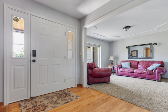 Huntley, Illinois, 60142, United States, 4 Bedrooms Bedrooms, ,3 BathroomsBathrooms,Residential,For Sale,1985712