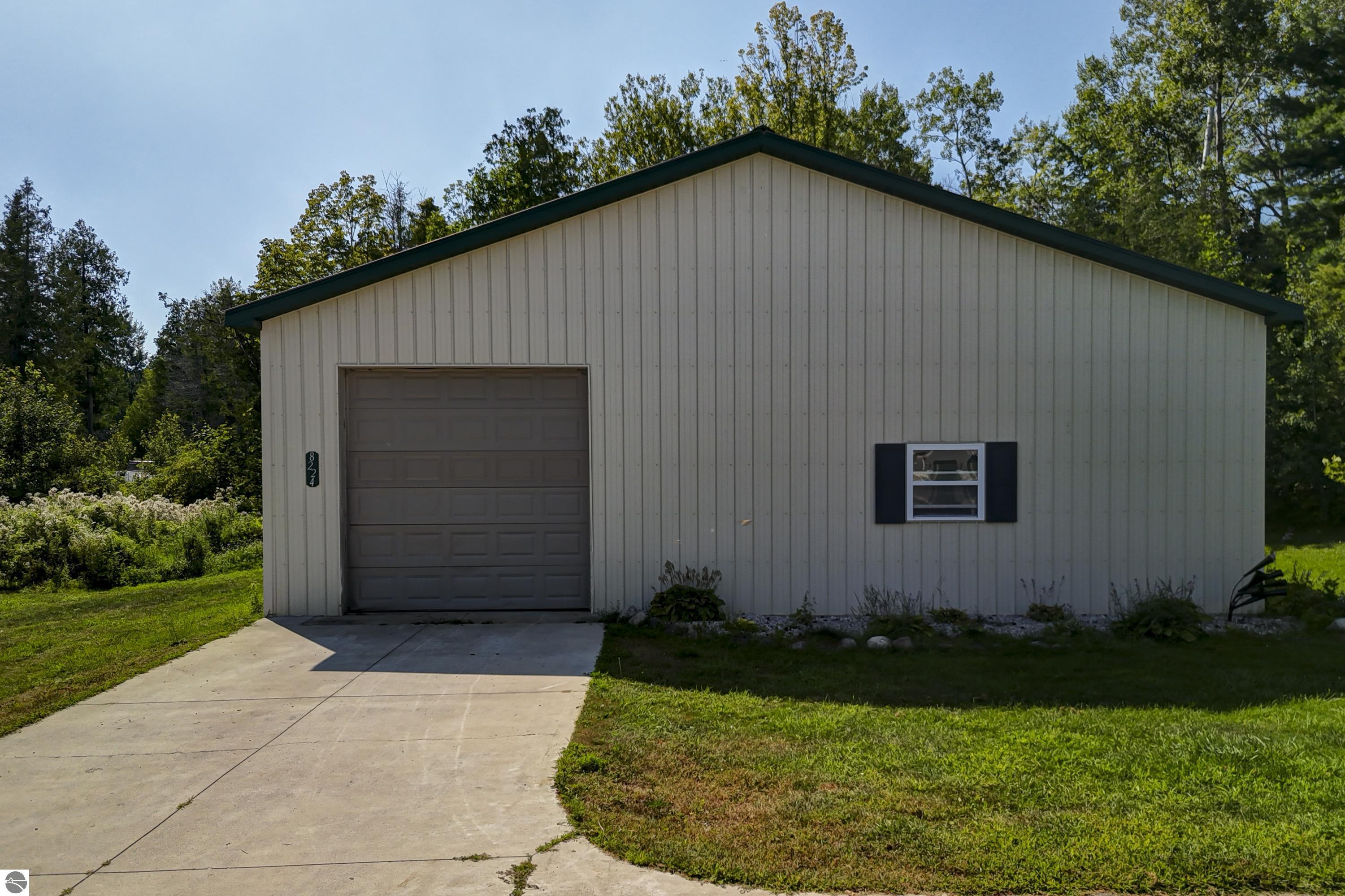 Cedar, Michigan, 49621, United States, 4 Bedrooms Bedrooms, ,2 BathroomsBathrooms,Residential,For Sale,1917119