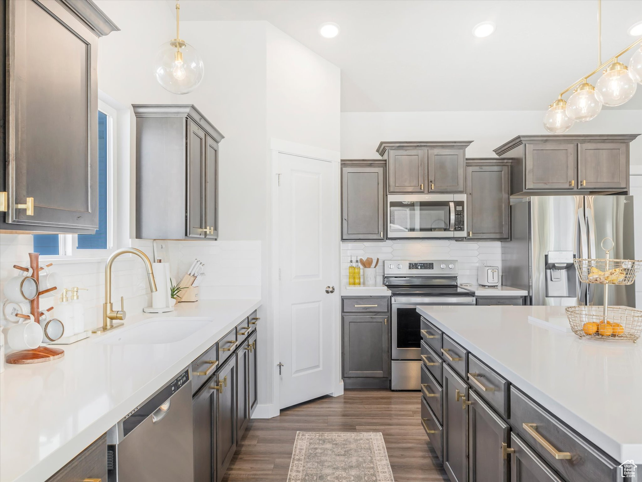 Tooele, Utah, 84074, United States, 3 Bedrooms Bedrooms, ,2 BathroomsBathrooms,Residential,For Sale,1859908