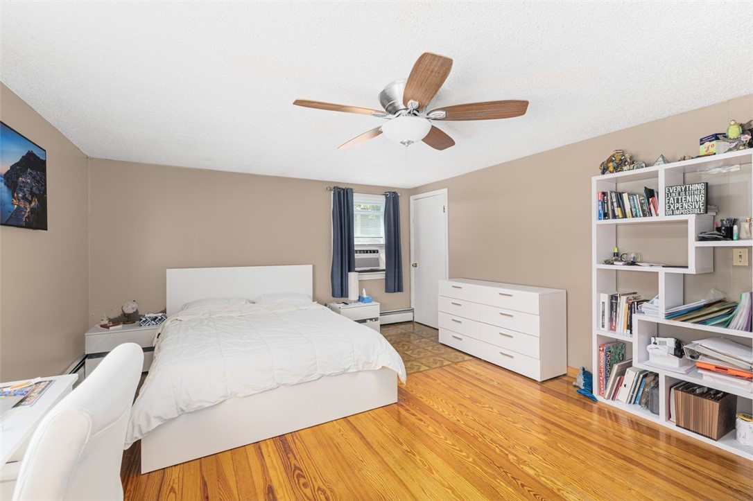 Cranston, Rhode Island, 02910, United States, 3 Bedrooms Bedrooms, ,3 BathroomsBathrooms,Residential,For Sale,1969292