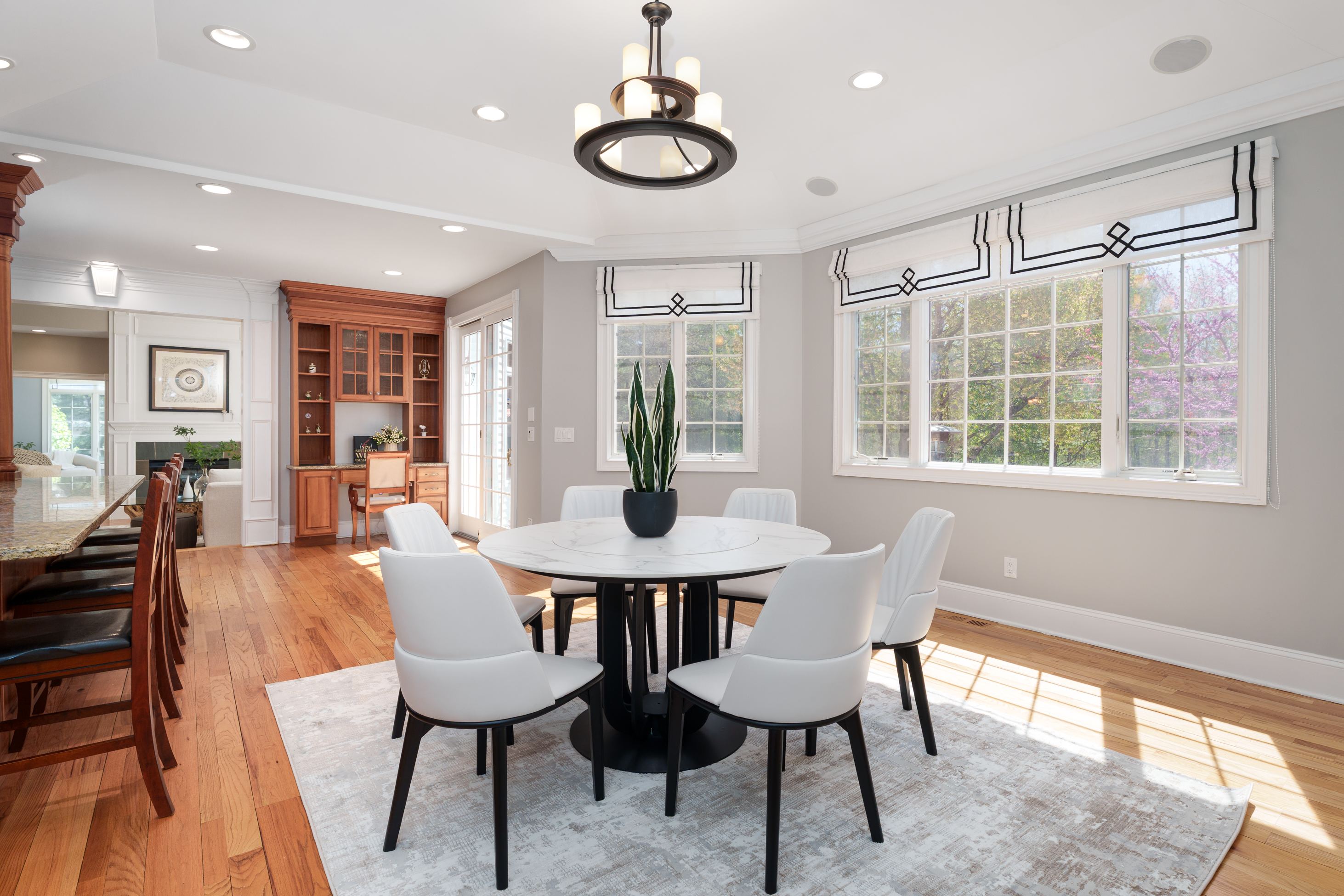  Stunning Belle Mead Estate with Private Theater, Gym, and Designer Finishes - 物件實景