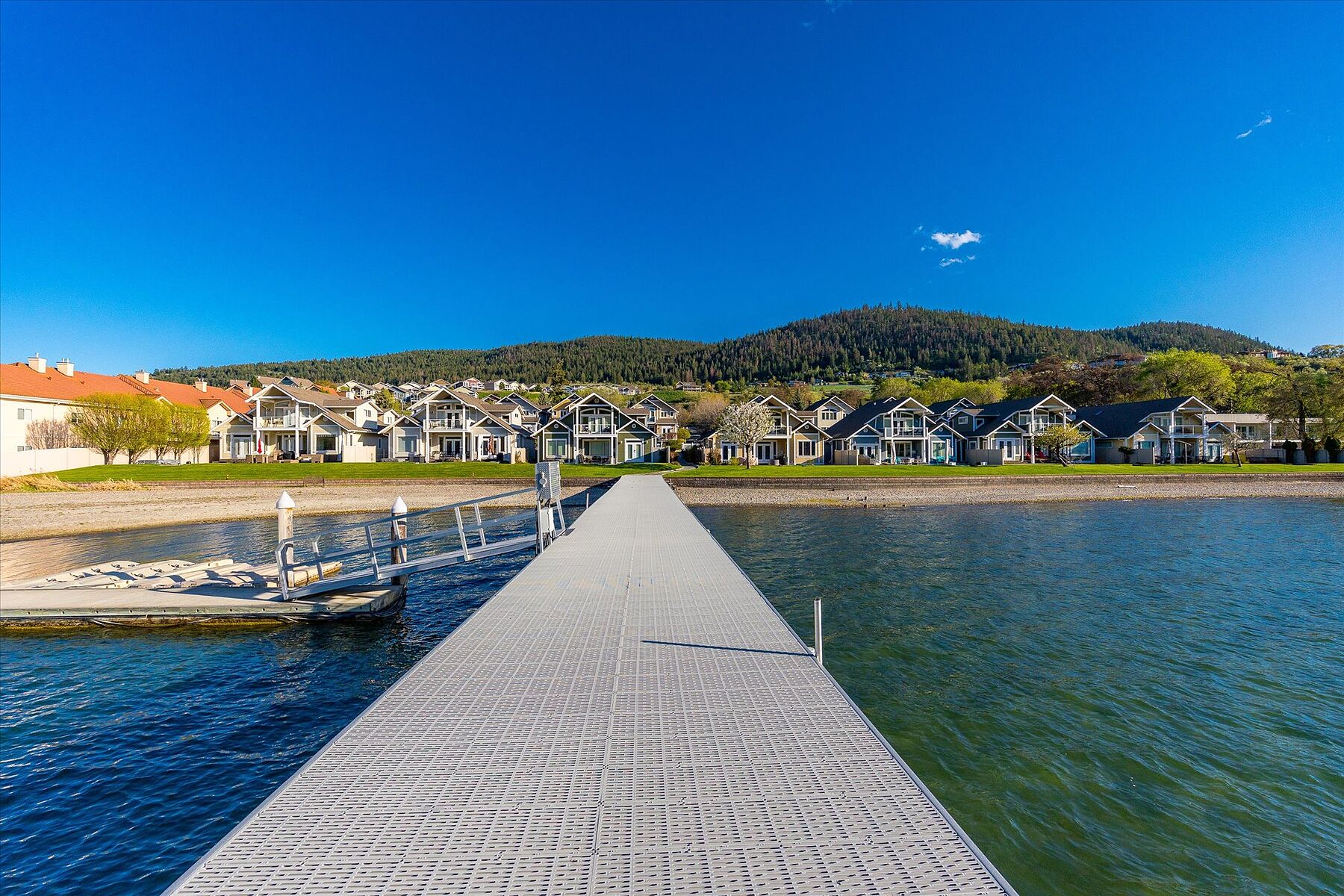  The Lakeside Residences - 物件實景