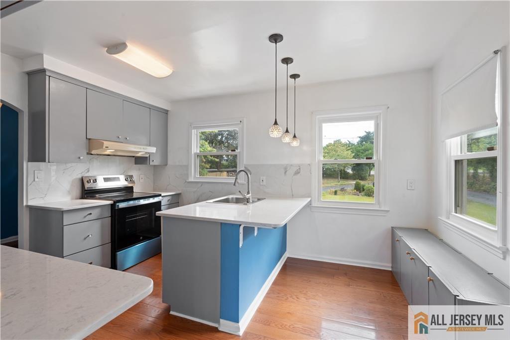 Piscataway, New Jersey, 08854, United States, 3 Bedrooms Bedrooms, ,2 BathroomsBathrooms,Residential,For Sale,1940160
