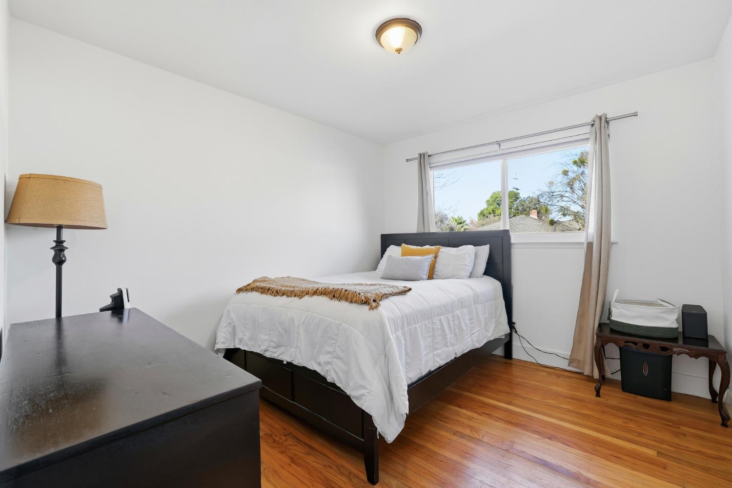 Sacramento, California, 95864, United States, 3 Bedrooms Bedrooms, ,2 BathroomsBathrooms,Residential,For Sale,2010336