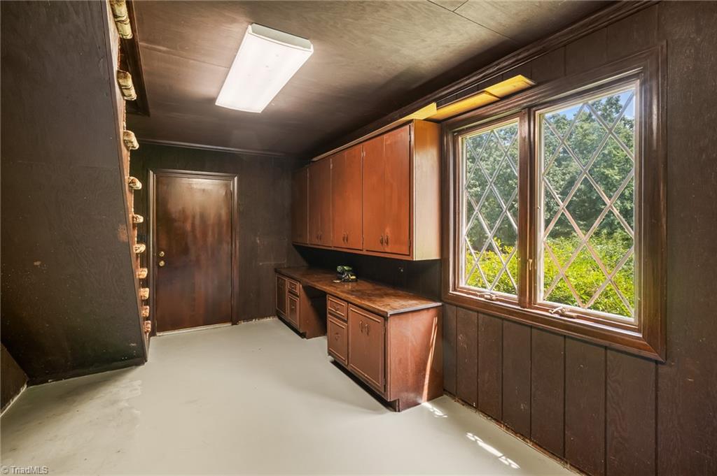 High Point, North Carolina, 27265, United States, 4 Bedrooms Bedrooms, ,4 BathroomsBathrooms,Residential,For Sale,1900964