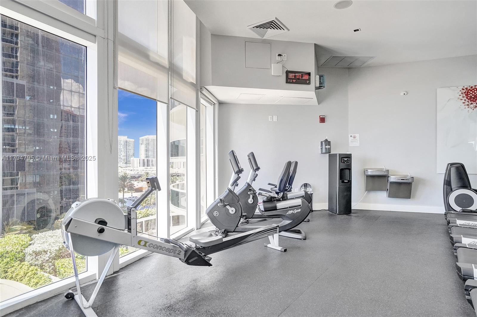 Sunny Isles Beach, Florida, 33160, United States, 2 Bedrooms Bedrooms, ,3 BathroomsBathrooms,Residential,For Sale,1794345