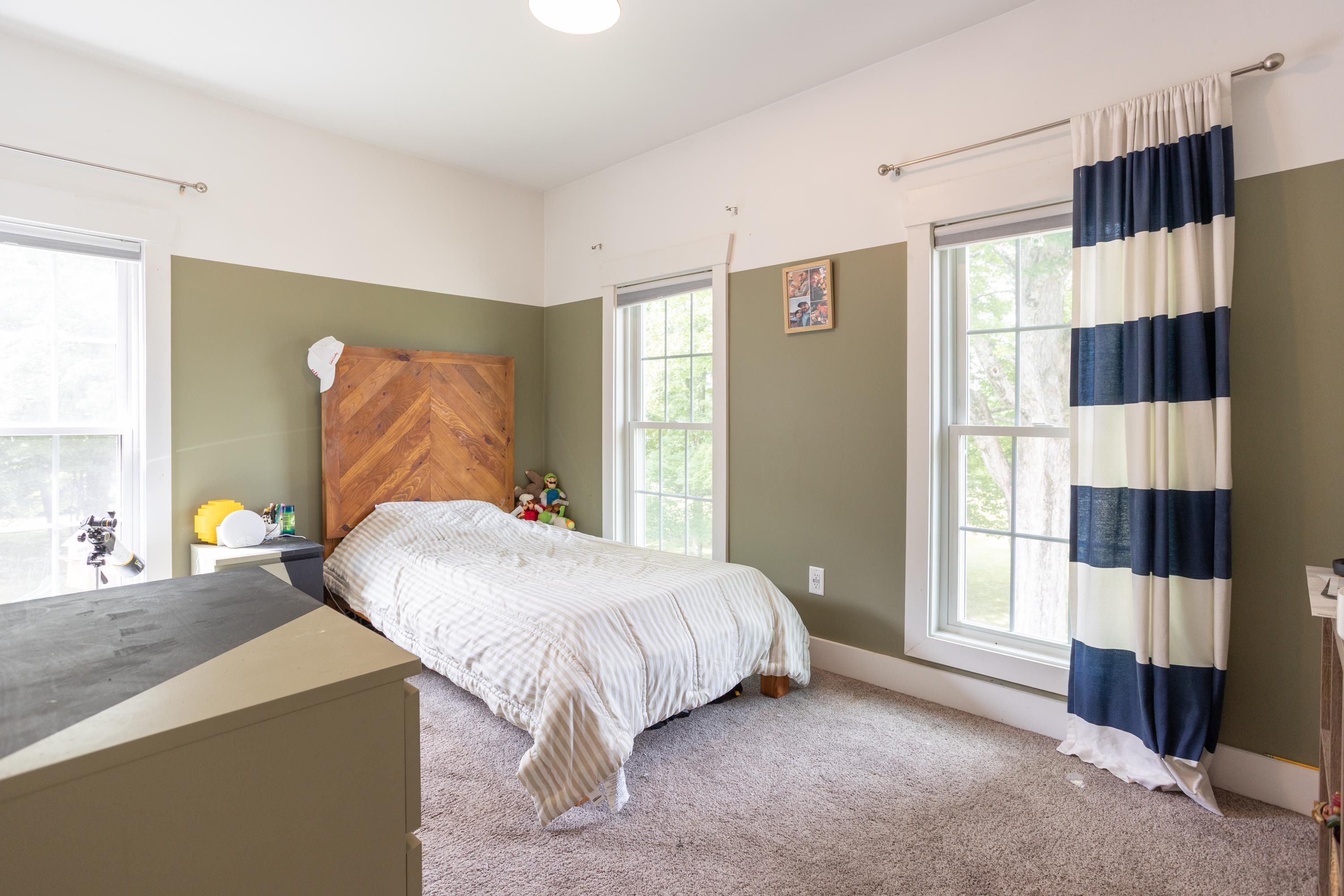 Hollis, New Hampshire, 03049, United States, 4 Bedrooms Bedrooms, ,4 BathroomsBathrooms,Residential,For Sale,1895545