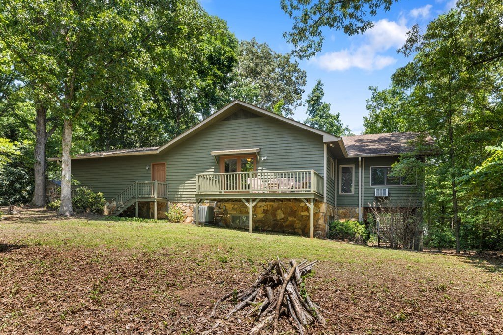 Hayesville, North Carolina, 28904, United States, 4 Bedrooms Bedrooms, ,3 BathroomsBathrooms,Residential,For Sale,1983096