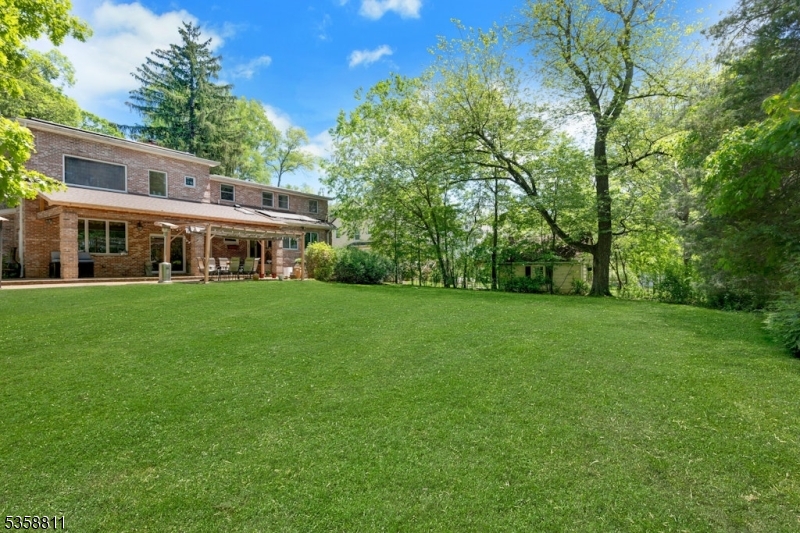 West Orange Twp., New Jersey, 07052, United States, 6 Bedrooms Bedrooms, ,4 BathroomsBathrooms,Residential,For Sale,1826682
