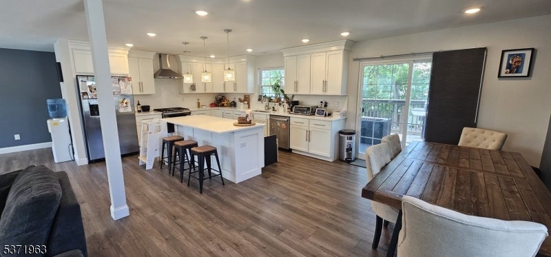 Keansburg Boro, New Jersey, 07734, United States, 4 Bedrooms Bedrooms, ,3 BathroomsBathrooms,Residential,For Sale,1944919